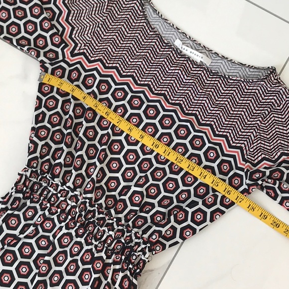 Max Studio Geometrical Dress - Picture 6 of 10